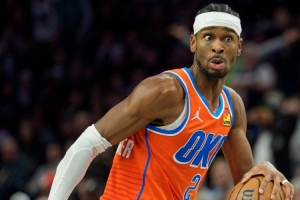 迈克·布朗：亚历山大很难防 他非常擅长让裁判相信他被打到了