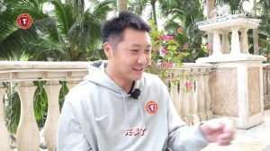 韩镕泽：铁人冲超第一反应是有机会想回家踢一踢，没想到真回来了