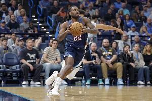 戴格诺特谈华莱士：漫长赛季要一起挺过起伏波折 鼓励保持稳定