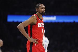 KD：现在还不是考虑季后赛的时候 生活的本质就是专注于当下