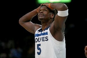 爱德华兹：我不太喜欢打快 但跟着道苏姆他们出战时 我只能跟着跑