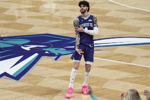 不得了哦！黄蜂近19战16胜 连续6场至少赢15+比肩17-18赛季勇士