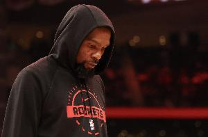 加时赛惜败！解说：杜兰特这罚球 想进的不进 想丢的不丢