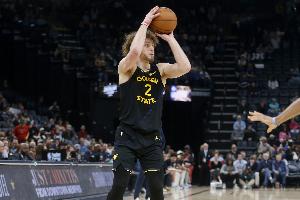 科尔说这是你赛季最佳一战？波杰姆：可能是吧 我冷静做正确决策