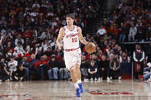 乌度卡：首发阵容还需要考虑 谢泼德没首发但最后时刻留在了场上