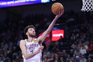 三分11中6！切特轻描淡写：我努力找空位&队友找我 我投进就好