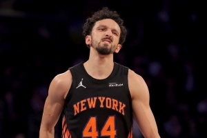 你的沙皇！沙梅特第三节11分助队反超 全场9中5得14分 正负值+12