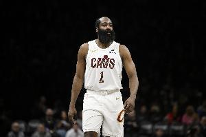 梅里尔：哈登提升了球队比赛末段的进攻表现 始终掌控着节奏