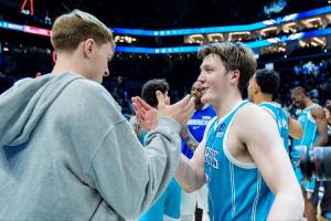 与弗拉格争最佳新秀？克尼佩尔：希望他尽快回归 想看他上场比赛