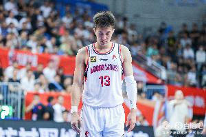 媒体人谈郭艾伦重伤：中国篮球历史上首位美式后卫的生涯或已结束