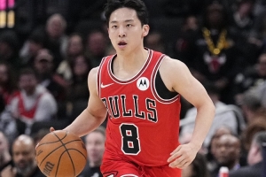 获得机会！河村勇辉半场出战4分20秒 没有得分&拿到1板2助