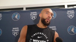 点谁呢？戈贝尔：李凯尔愿意传球给其他人 我们很想他