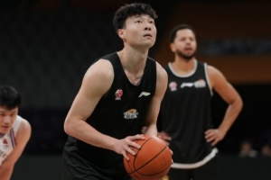 辽宁主场常规赛的套票持有者受邀到场助威 球队热身赛战胜北控