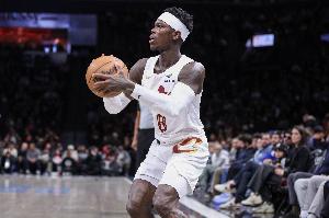 帕森斯：季后赛哈登&米切尔被限制时 施罗德能控球&创造进攻机会