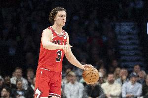 准三双致敬旧主！吉迪12中5得到14分9板10助1断2帽 三分7中3