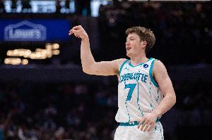 黄蜂自26年以来取得20胜 联盟第二多 仅次于绿军21胜