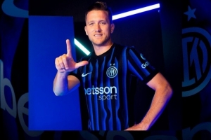 出战7场打进2球，泽林斯基当选国米2月最佳球员