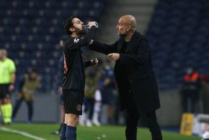 瓜帅麾下首位！B席成首位首发出战350场比赛的非门将球员