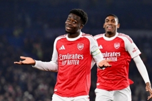 值得纪念！萨卡社媒晒照，庆祝达成阿森纳生涯300场里程碑+取胜