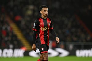 邮报：身价约4000万镑，曼联继续关注伯恩茅斯中场泰勒·亚当斯