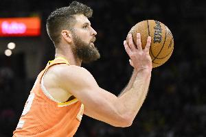 骑士主场迎战活塞 迪恩·韦德&米切尔&斯特鲁斯缺席比赛