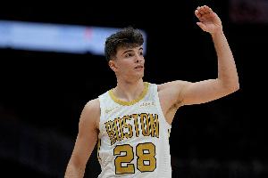 武切维奇：冈萨雷斯对待篮球的态度很正确 他的未来非常光明