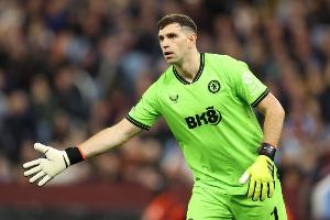 TA：维拉门将大马丁涉嫌违反博彩推广的相关规定，面临指控