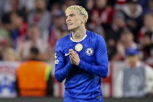 罗塞尼尔：加纳乔是位顶级球员，他最近经历了一件非常艰难的事