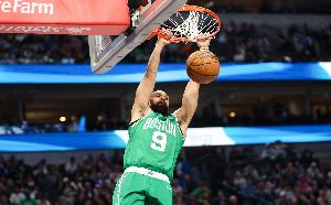 队友不给力！德里克·怀特17中9空砍29分3板3助1断 罚球8中8