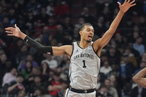 文班谈盖帽：感觉像毁了别人的一天 但他们为什么要尝试呢？