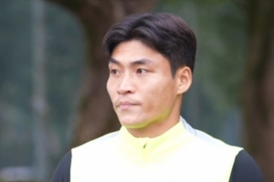 朴镇燮：我要找个老师学一学中文，防守是我的特点也是我的强项