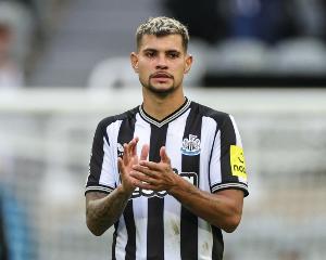 记者：卡塞米罗确实向曼联推荐了吉马良斯，后者若离队愿留在英超