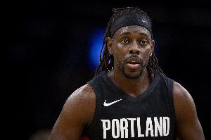 廉颇未老！开拓者老将霍勒迪在近5场比赛中4次砍下20+ 今天35分