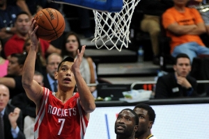 林书豪：篮球让人们团结在一起 我妈竟和哈登&贝弗利的妈成好朋友