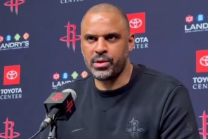 防守不佳原因？乌度卡：缺乏沟通 我场边说话声音比场上球员都大