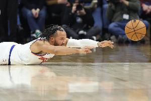 亚历山大：我们只能尽力给布伦森制造麻烦 这说起来容易做起来难