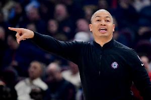 别人笑我太疯癫！35胜20负目标设定后 卢已率队取得24胜10负！