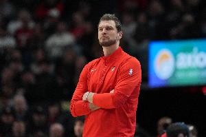 解说：斯普利特完全没有战术可言 这临时主帅赛季结束也就到头了