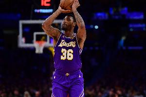 这签约太值了！斯玛特9中3得10分3板7助4断3帽 关键三分定海神针