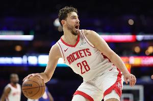 加时又拉了！申京20中8拿到17分7板7助&末节关键7分 出现5失误