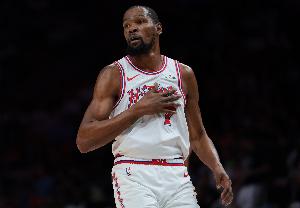 还得再加把劲！杜兰特半场8中4&三分3中2拿到10分3篮板