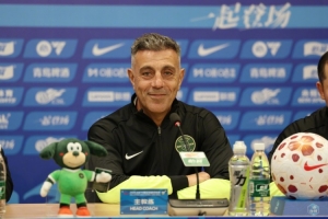 罗斯·阿洛伊西：我们冬训做得不错，打法较以往会有明显的变化