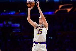 雷迪克：里夫斯今天很多被犯规没吹 他开局手感不佳但下半场很棒