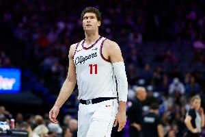 致命回传痛失机会！大洛佩斯19中11&4记三分空砍26分6板2助4断