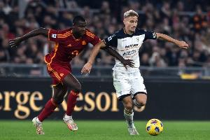 每体：巴萨正在寻找左脚中卫，罗马的恩迪卡成为考虑人选之一