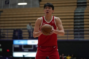 解说：比赛强度不高时杨瀚森能施展进攻才华 正赛是最后一道难关