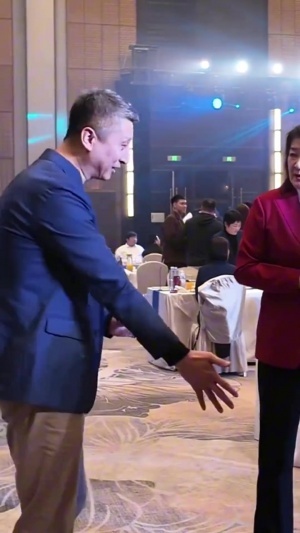 郭士强抢断教学：那个球碰到了 他运球幅度太大正好运我手上