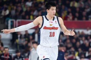 媒体人：比较赞成B类合同条款的调整 既保护了投资又鞭策了年轻人