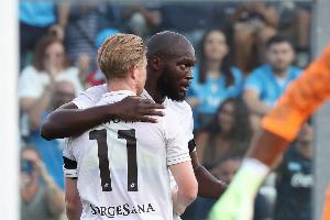 终于等到！卢卡库和德布劳内职业生涯首次在俱乐部同场搭档