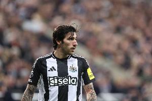 太阳报：皇马球探考察托纳利，准备加入曼城和阿森纳的竞购行列